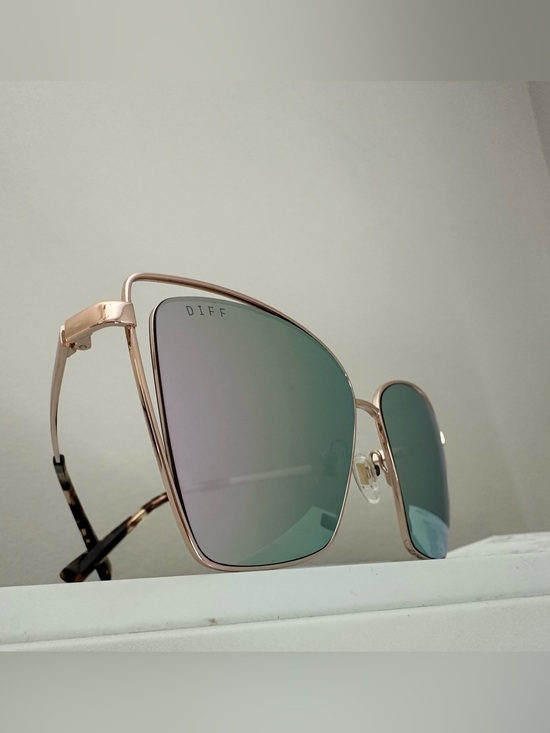 Diff Eyewear Gold Frame Sunglasses with Iridescent Mirrored Lenses main image 7